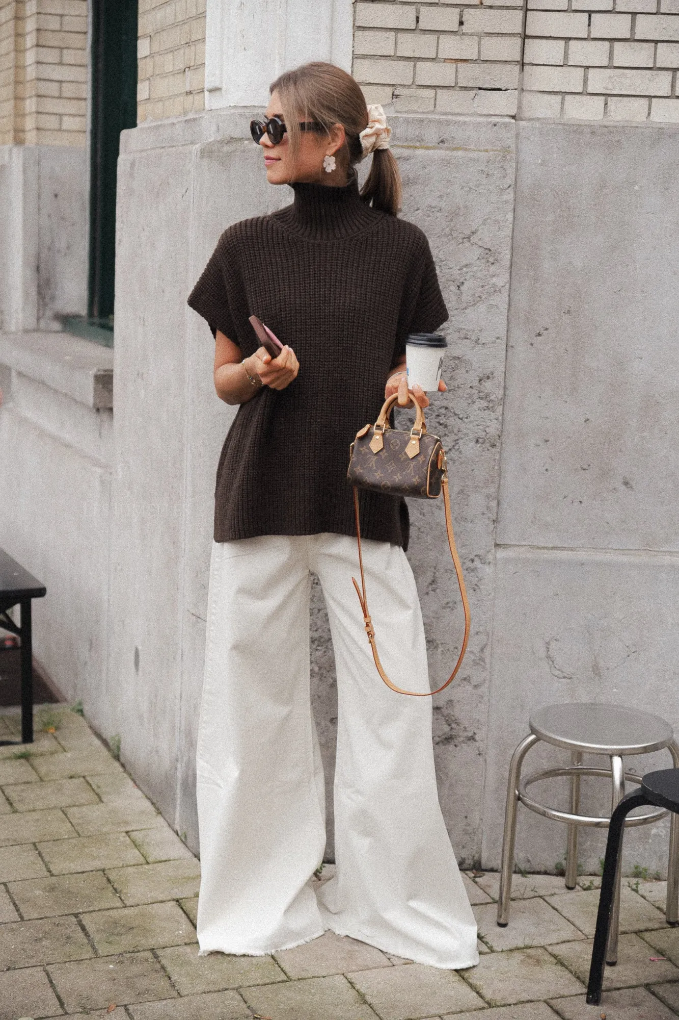 Bobbie sleeveless jumper brown